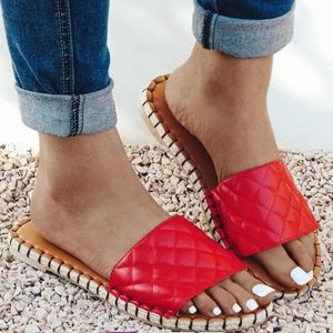 🆕Red Quilted Sandals